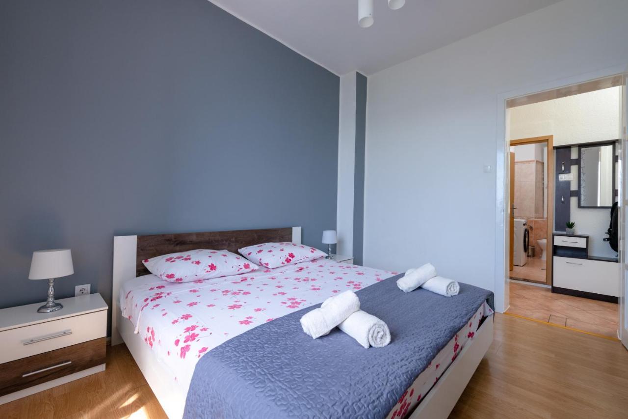 Apartment Dobric Koromačno Buitenkant foto