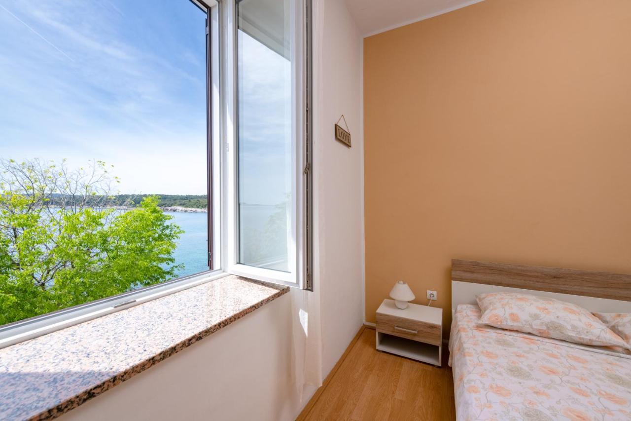 Apartment Dobric Koromačno Buitenkant foto