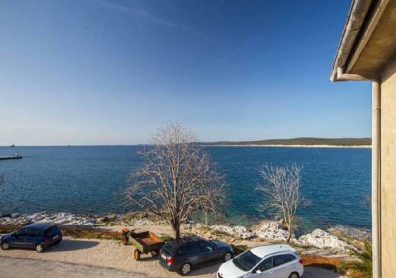 Apartment Dobric Koromačno Buitenkant foto
